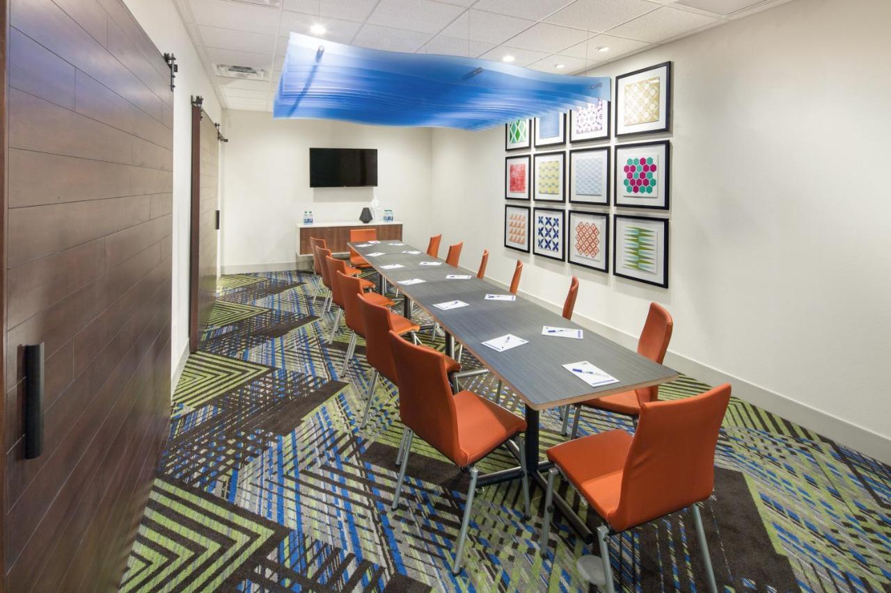 Holiday Inn Express & Suites - Indianapolis Nw - Zionsville, An Ihg Hotel Whitestown Eksteriør billede